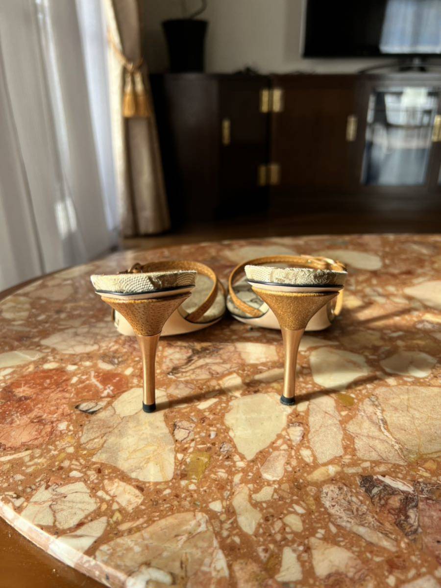 GUCCI ビジュー サンダル 37 ヒール 新着