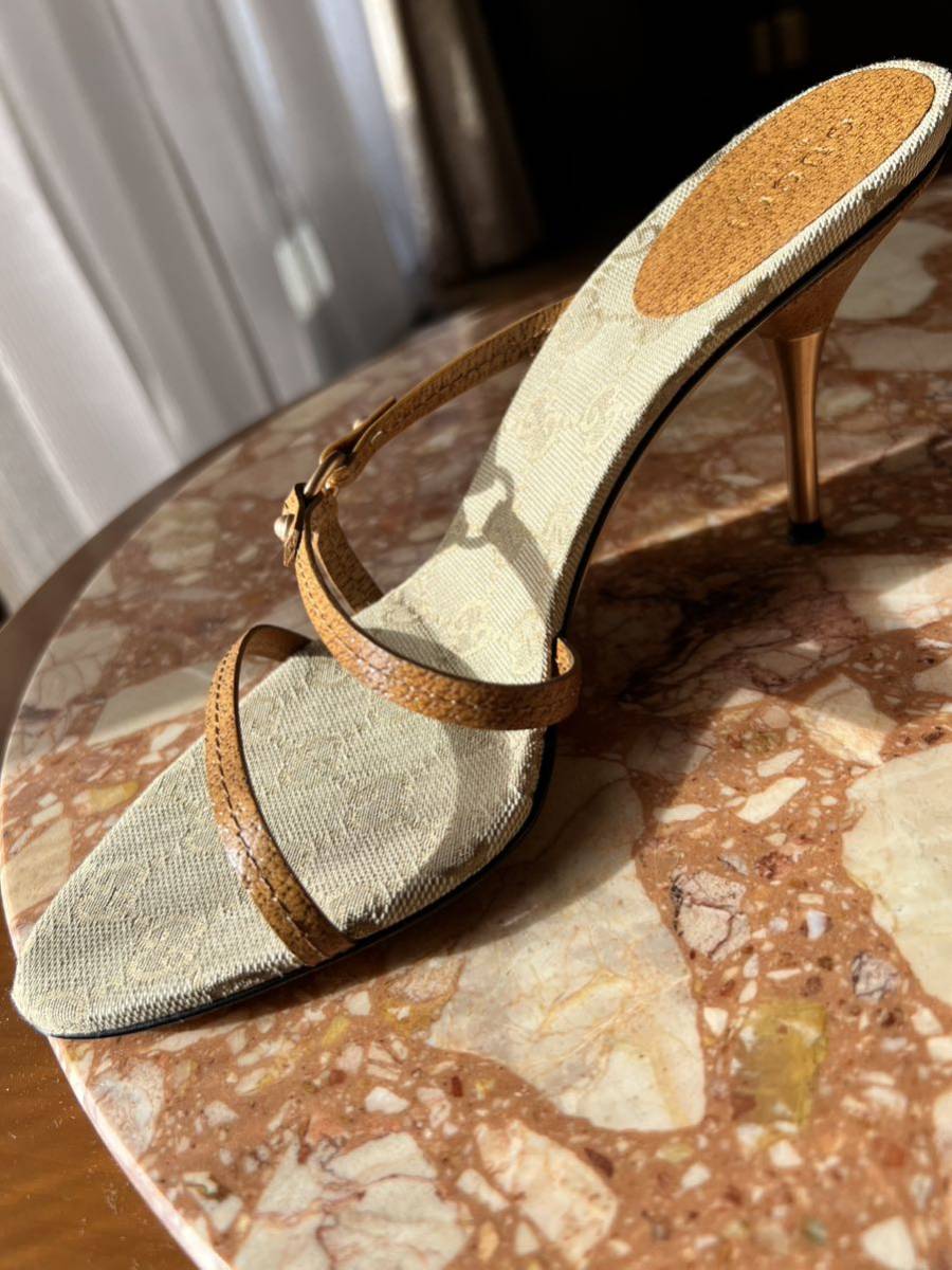 GUCCI ビジュー サンダル 37 ヒール 新着