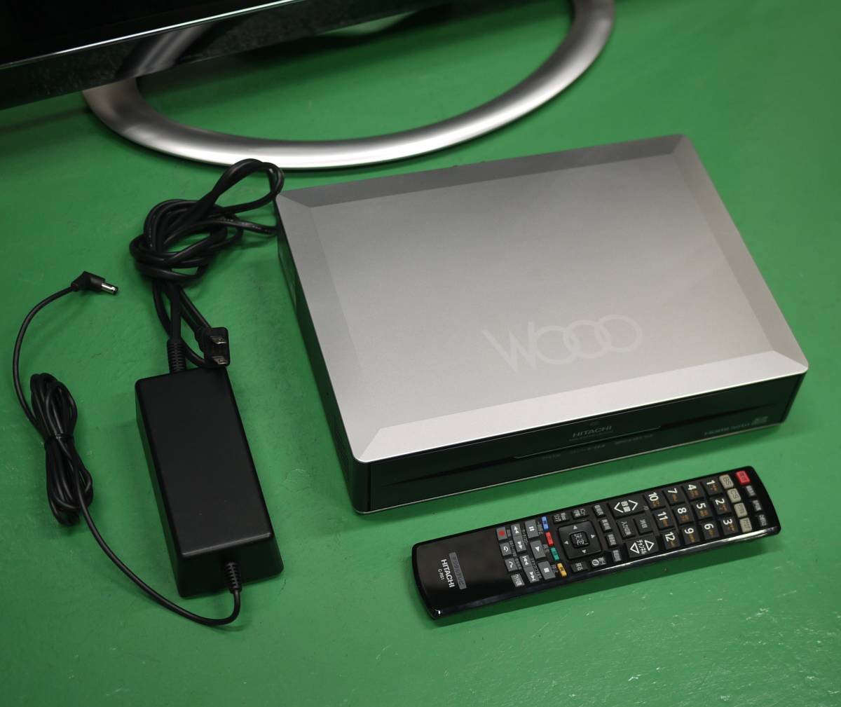 希少 完動美品 日立 32型 液晶 TV Wooo UT32-HV700B UT32-MH700JB + UM