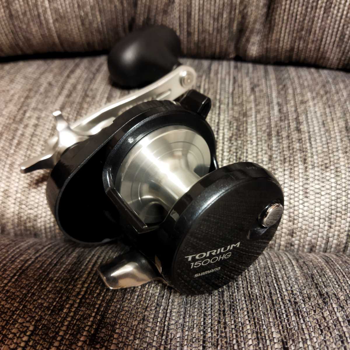 ★美品！動作快調 SHIMANO TORIUM 1500HG シマノトリウム ベイトリール ジギング スロージギング 青物 根魚 右ハンドル 右巻き ハイギヤ★