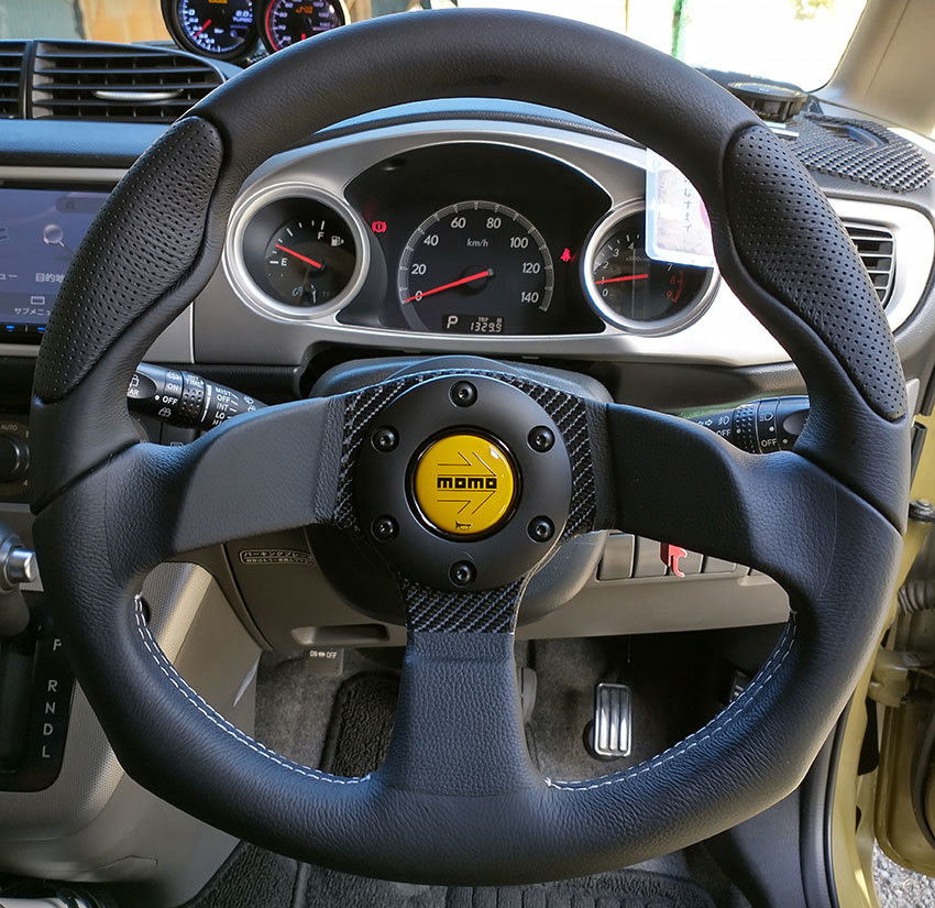 MOMO モモ ステアリング COMMANDO 2R コマンド2R 320mm 32Φ 美品 2R