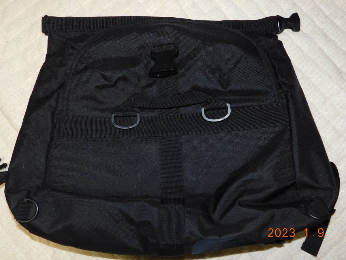　DEGNER(デグナー) 社製★防水サイドバッグ★黒色 ★ NB-92-BK★USED品★訳ありジャンク品★ツーリングで1回のみ使用_2