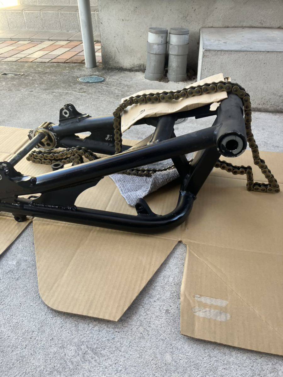 zrx110 スイングアーム 補強入り　中空クロモリアクスルシャフト付き　チェーン付き　