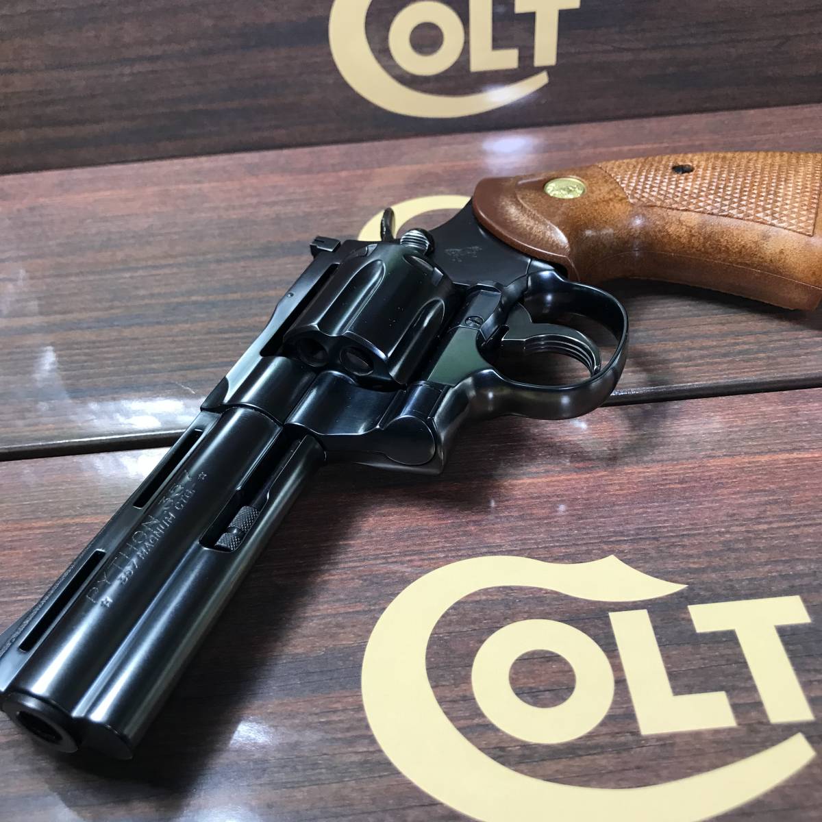 モデルガン　タナカ　コルト　パイソン4インチ　Rモデル　ブルーイング