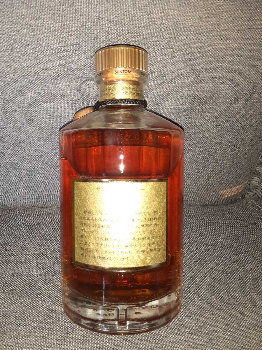 サントリー SUNTORY 響 ノンエイジ 金キャップ 裏ゴールドラベル 700ml 