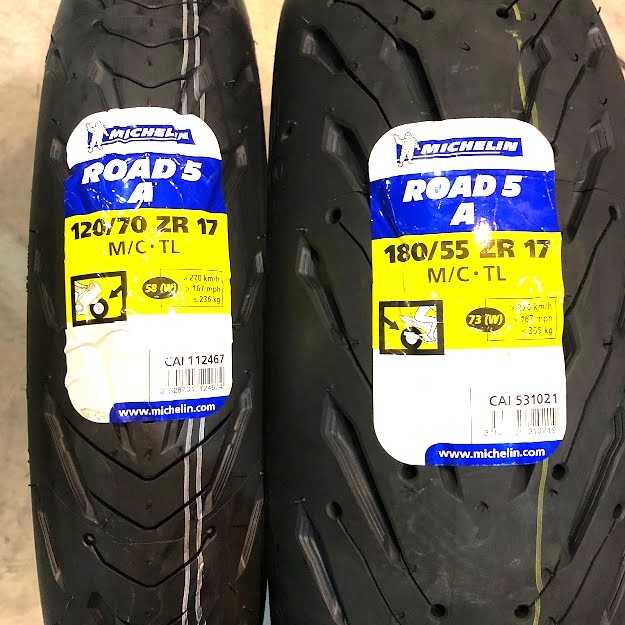 (BI001.2) 送料別[2本] MICHELIN ROAD 5　120/70ZR17＋180/55ZR17 (前後2本セット) 2021年製造 室内保管 CBR FJR ホーネット