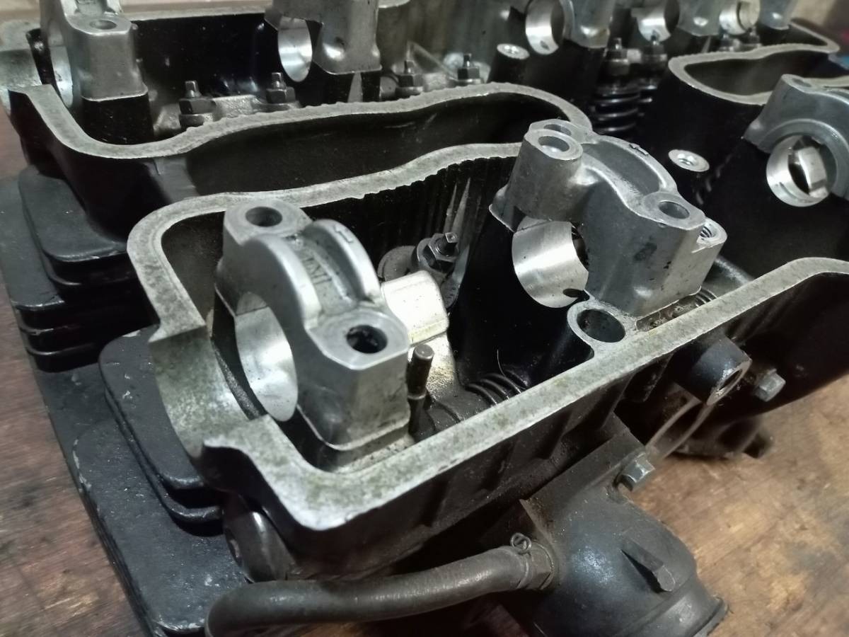 CBX400F シリンダーヘッド ジャーナル部傷少ない エンジン(ホンダ用