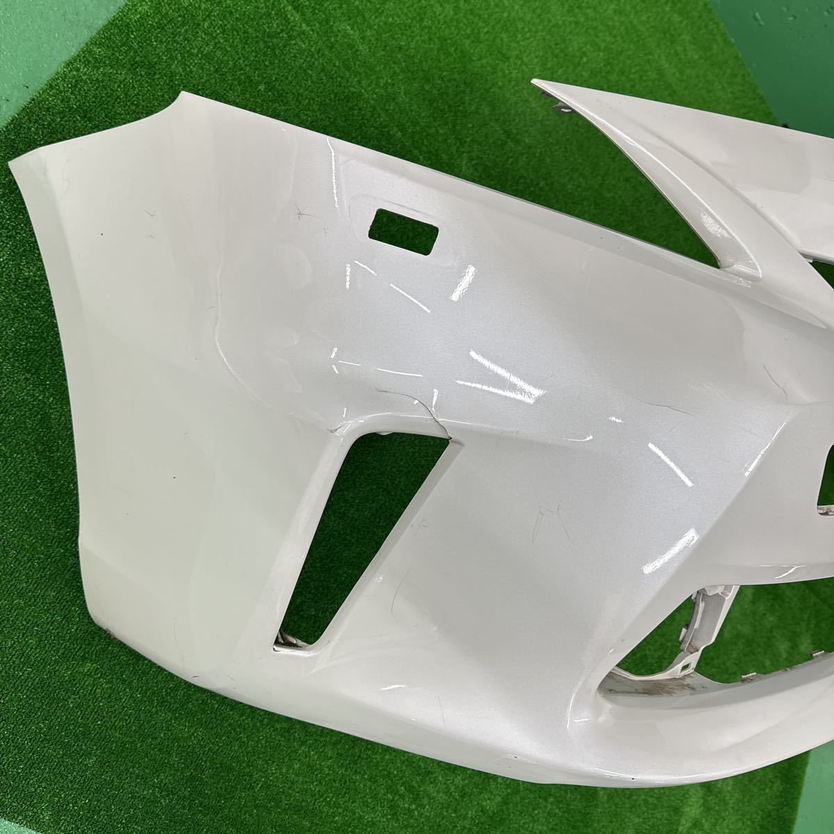 トヨタ プリウスα ZVW40W ZVW41W 純正 フロントバンパー 52119 トヨタ プリウスα ZVW40W ZVW41W 純正 フロントバンパー 52119
