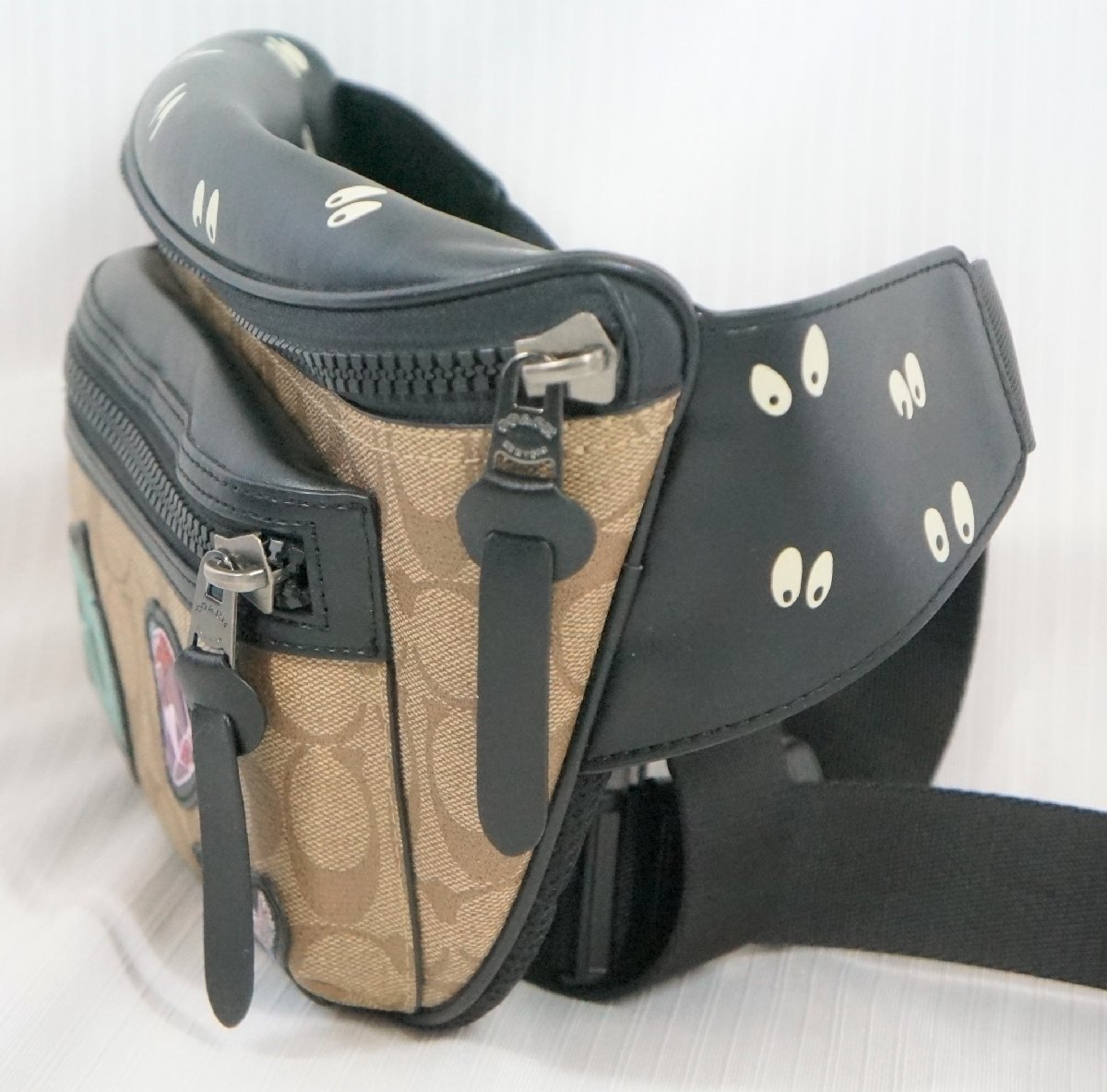 23☆【中古】COACH コーチ ウエストバッグ F72952 シグネチャー 白雪姫