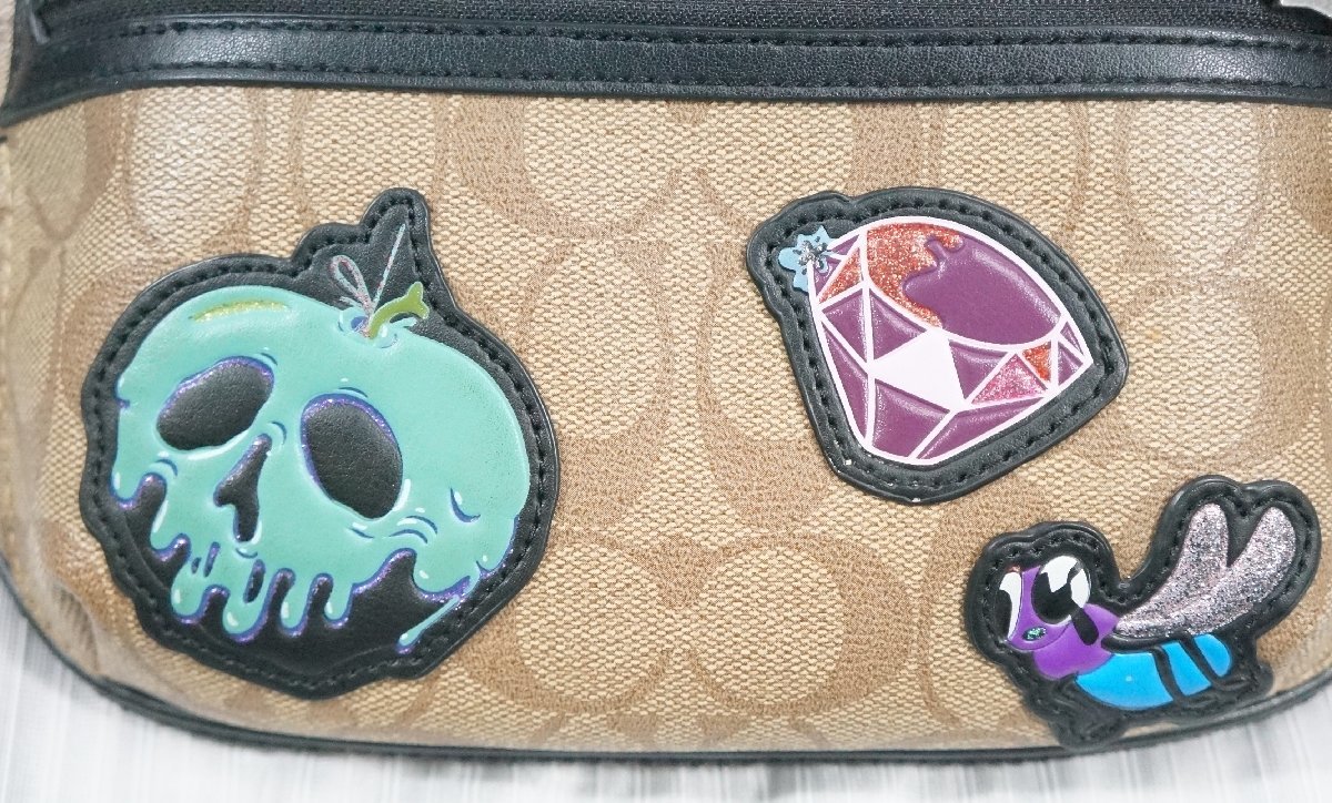 23☆【中古】COACH コーチ ウエストバッグ F72952 シグネチャー 白雪姫