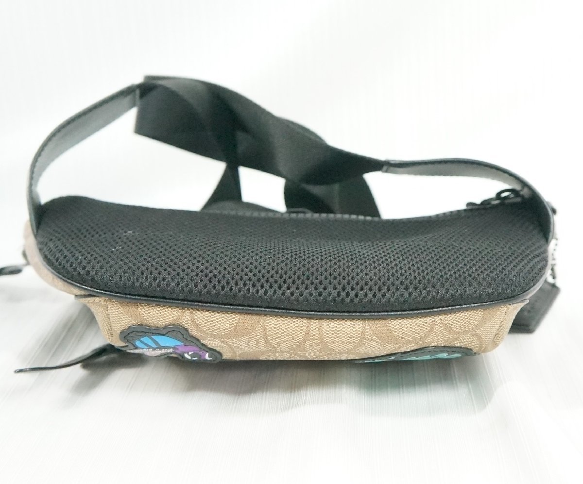 23☆【中古】COACH コーチ ウエストバッグ F72952 シグネチャー 白雪姫