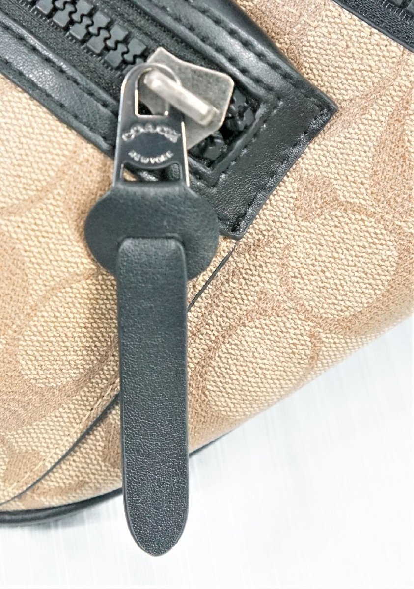23☆【中古】COACH コーチ ウエストバッグ F72952 シグネチャー 白雪姫