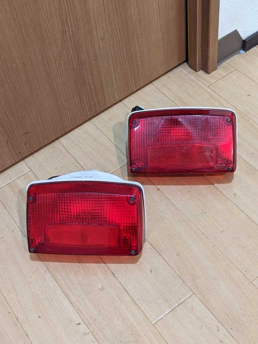 gsx1100s 純正テールカウル　廃盤 GSX 1100 750 S 刀 カタナ KATANA 純正テールランプ 美品と割れありの