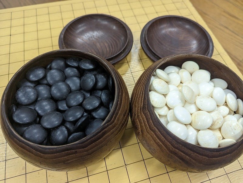 ◎M301/ 囲碁 碁石(ハマグリ)・碁盤セット1 碁盤455mmx421mmx310mm 厚