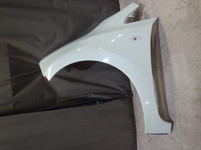 リーフ ZAA-ZE0 左フロントフェンダー 328763
