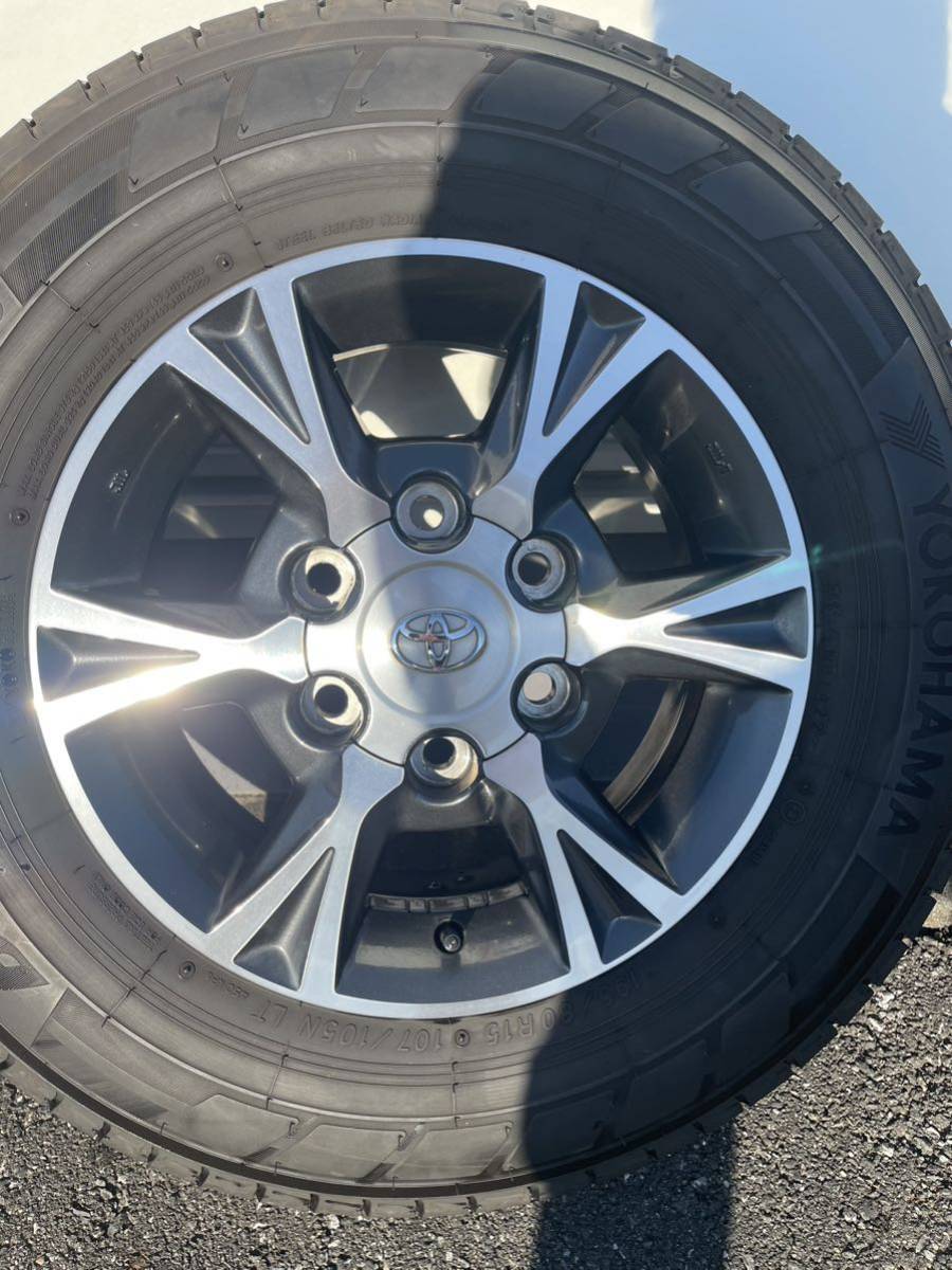 美品　ハイエース　200　純正アルミホイール、タイヤ 、ナット付　４本セット ハイエース 195&frasl;80R15 純正 U85107227 №B250214-B2&frasl;6H 0