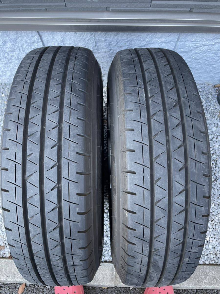 美品　ハイエース　200　純正アルミホイール、タイヤ 、ナット付　４本セット ハイエース 195&frasl;80R15 純正 U85107227 №B250214-B2&frasl;6H 0