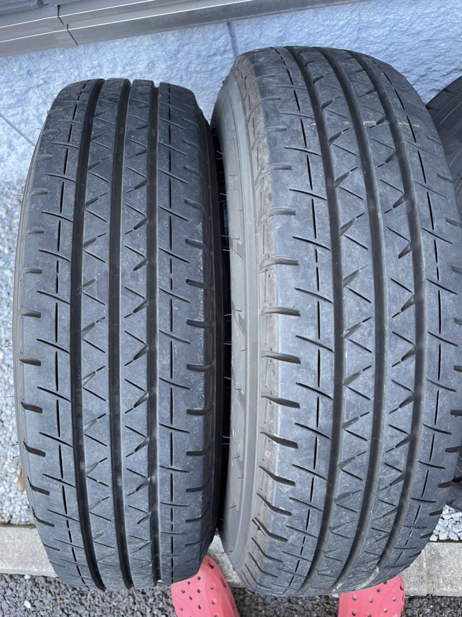 美品　ハイエース　200　純正アルミホイール、タイヤ 、ナット付　４本セット ハイエース 195&frasl;80R15 純正 U85107227 №B250214-B2&frasl;6H 0