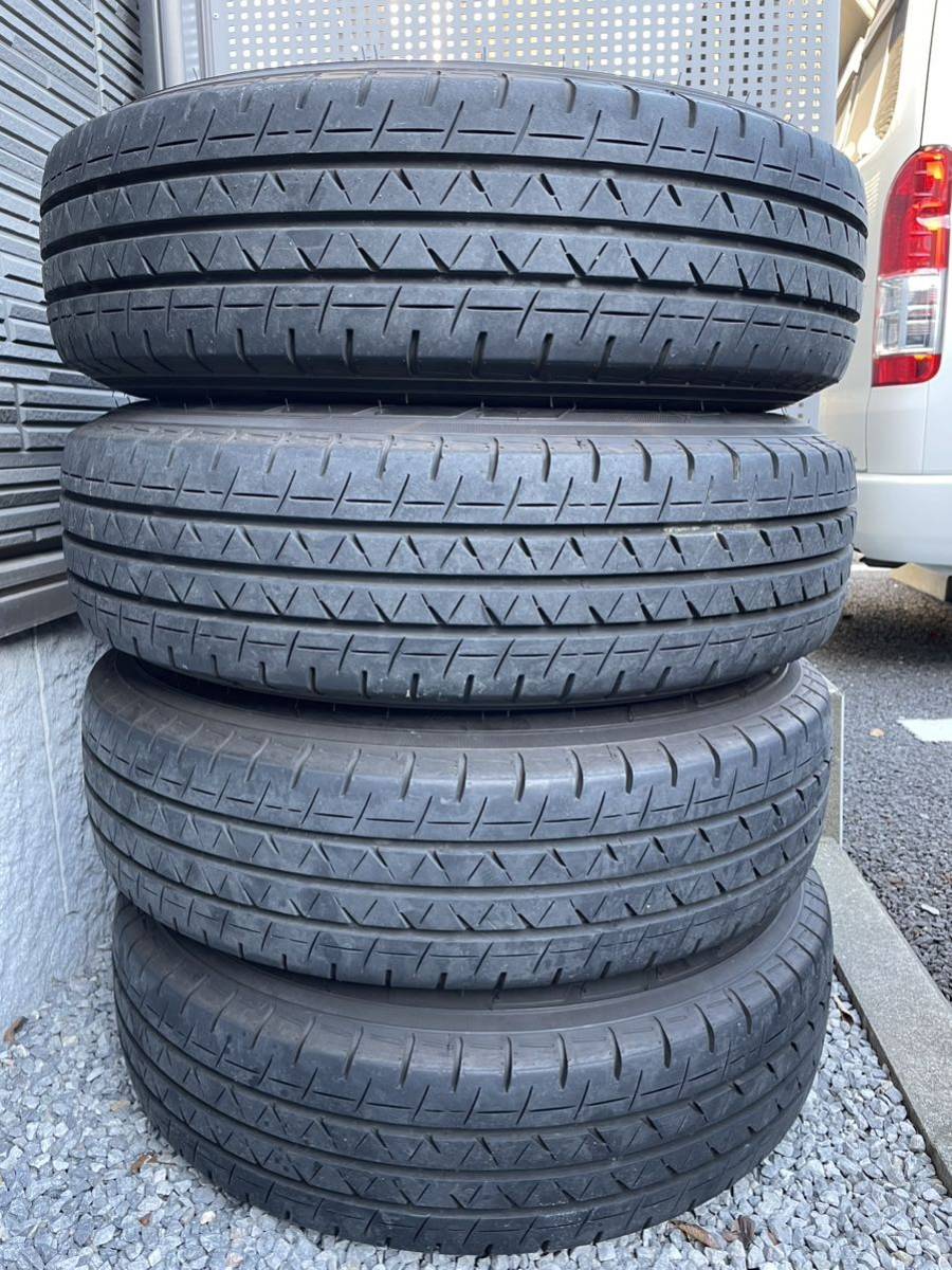 美品　ハイエース　200　純正アルミホイール、タイヤ 、ナット付　４本セット ハイエース 195&frasl;80R15 純正 U85107227 №B250214-B2&frasl;6H 0