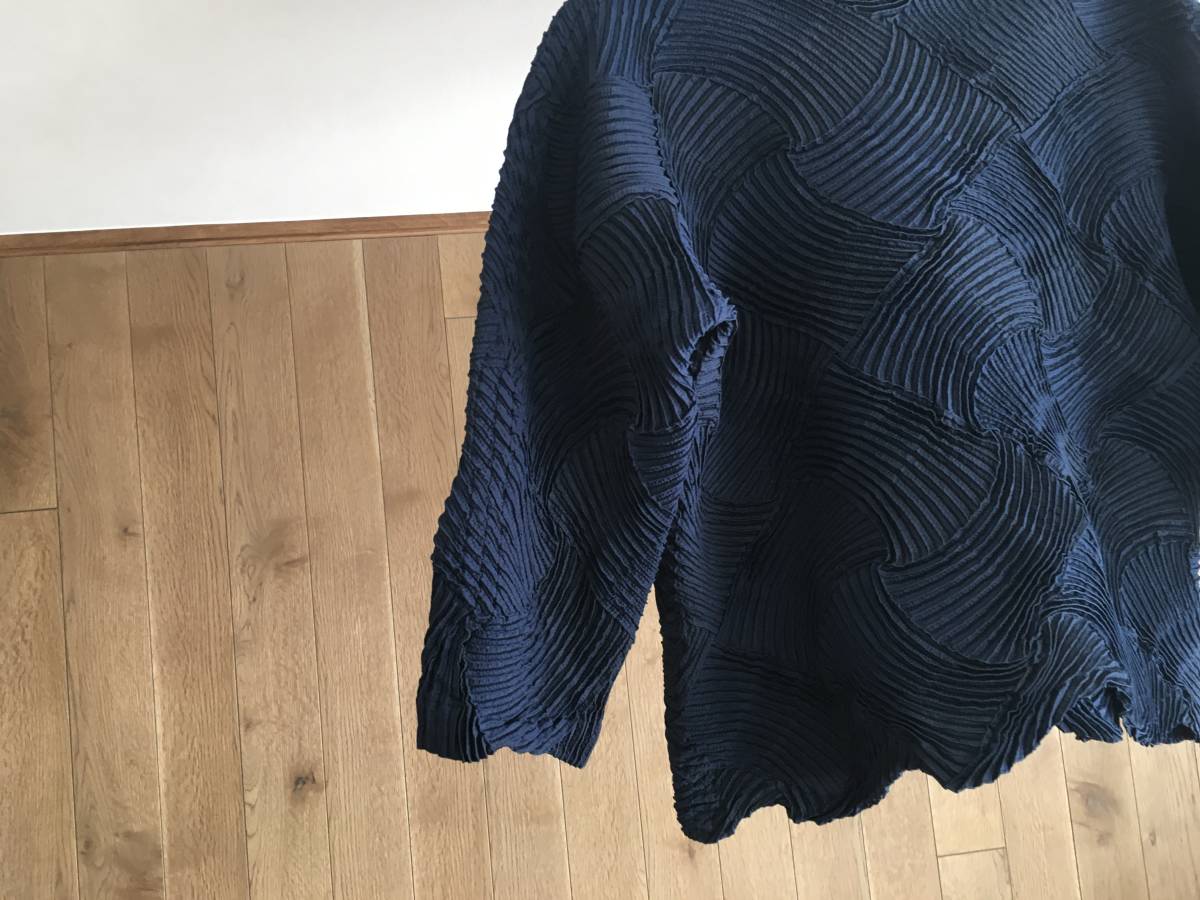 美品 ISSEY MIYAKEイッセイミヤケ スチーム ストレッチ 変形 3D トップス