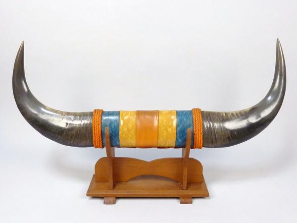 va328【水牛 角のオブジェ】牛 ツノの置物◇本物◇87×35cm3kg(オブジェ