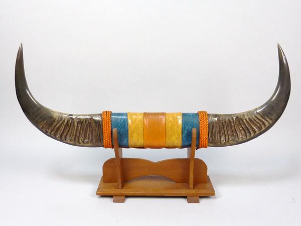(中古)水牛の角 オブジェ アンティーク 置物 va328【水牛 角のオブジェ】牛 ツノの置物◇本物◇87×35cm3kg(オブジェ