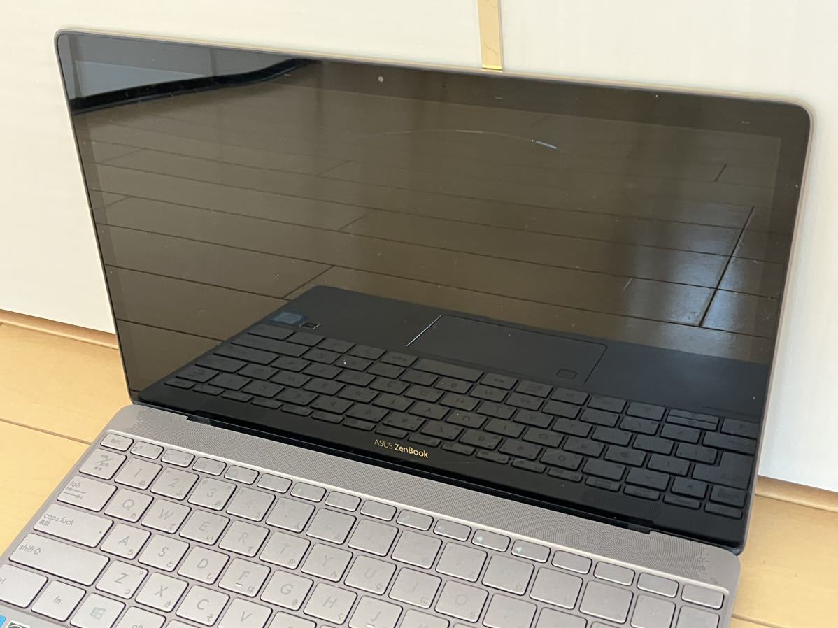 薄さ11.9mm第7世代Corei5+SSD256G+8Gメモリ 12.5型FHD