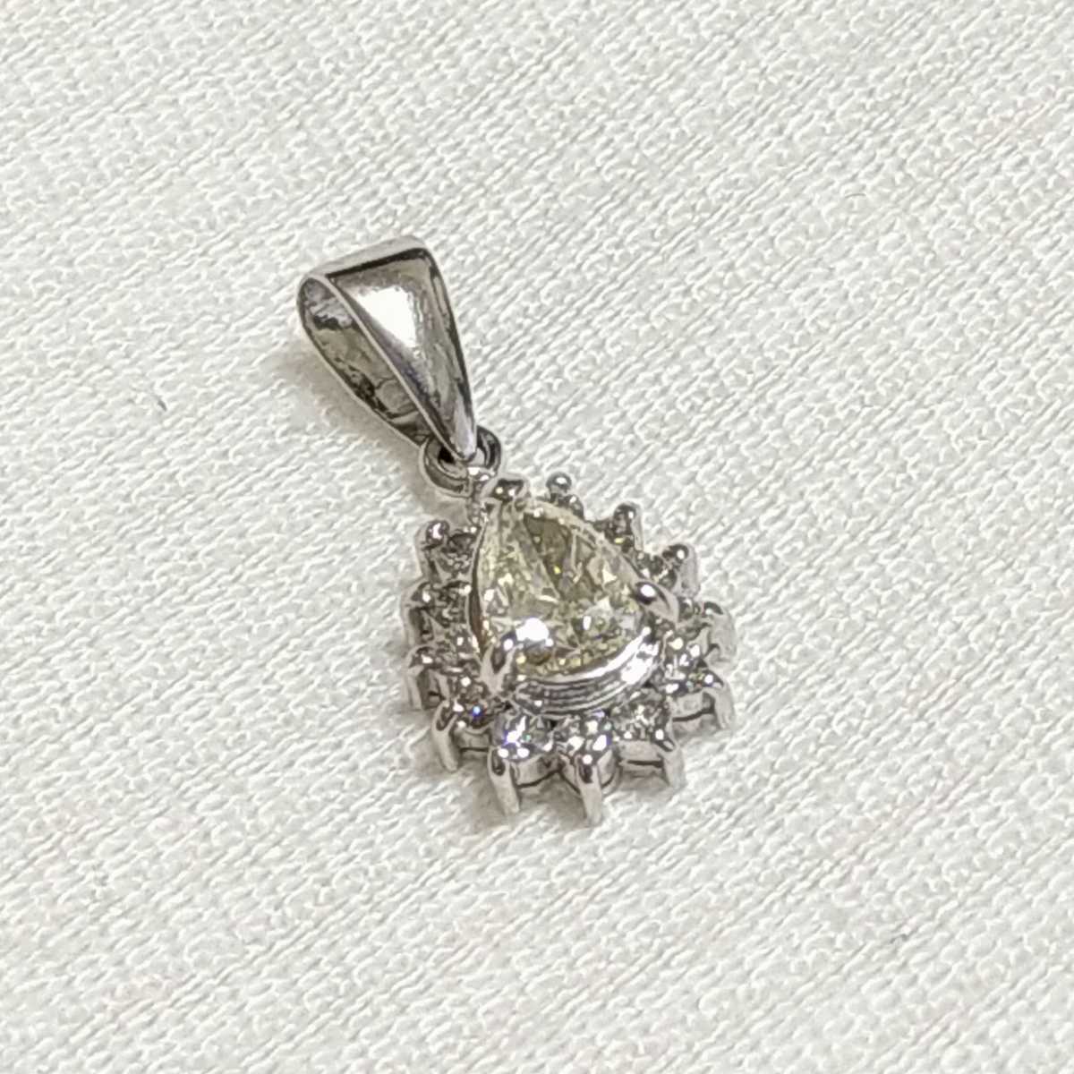 Pt900 ダイヤ ペンダントトップ 0.32ct・0.17ct ／ダイヤモンド
