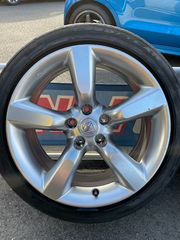 日産 フェアレディZ Z33 後期純正アルミホイール タイヤ付き（ホイール 