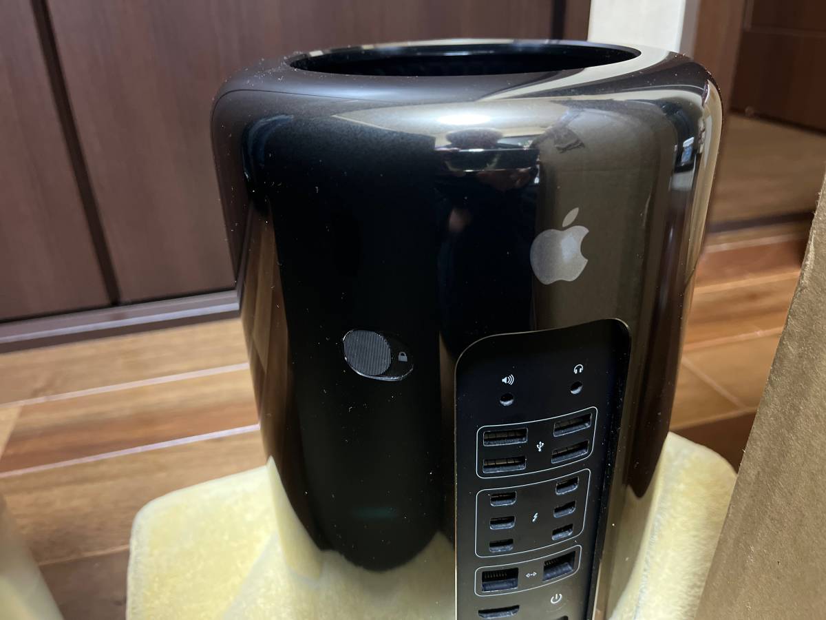 MacPro Late 2013 6コア 3.5Ghz メモリ32GB 256GB D500 3GB Monterey