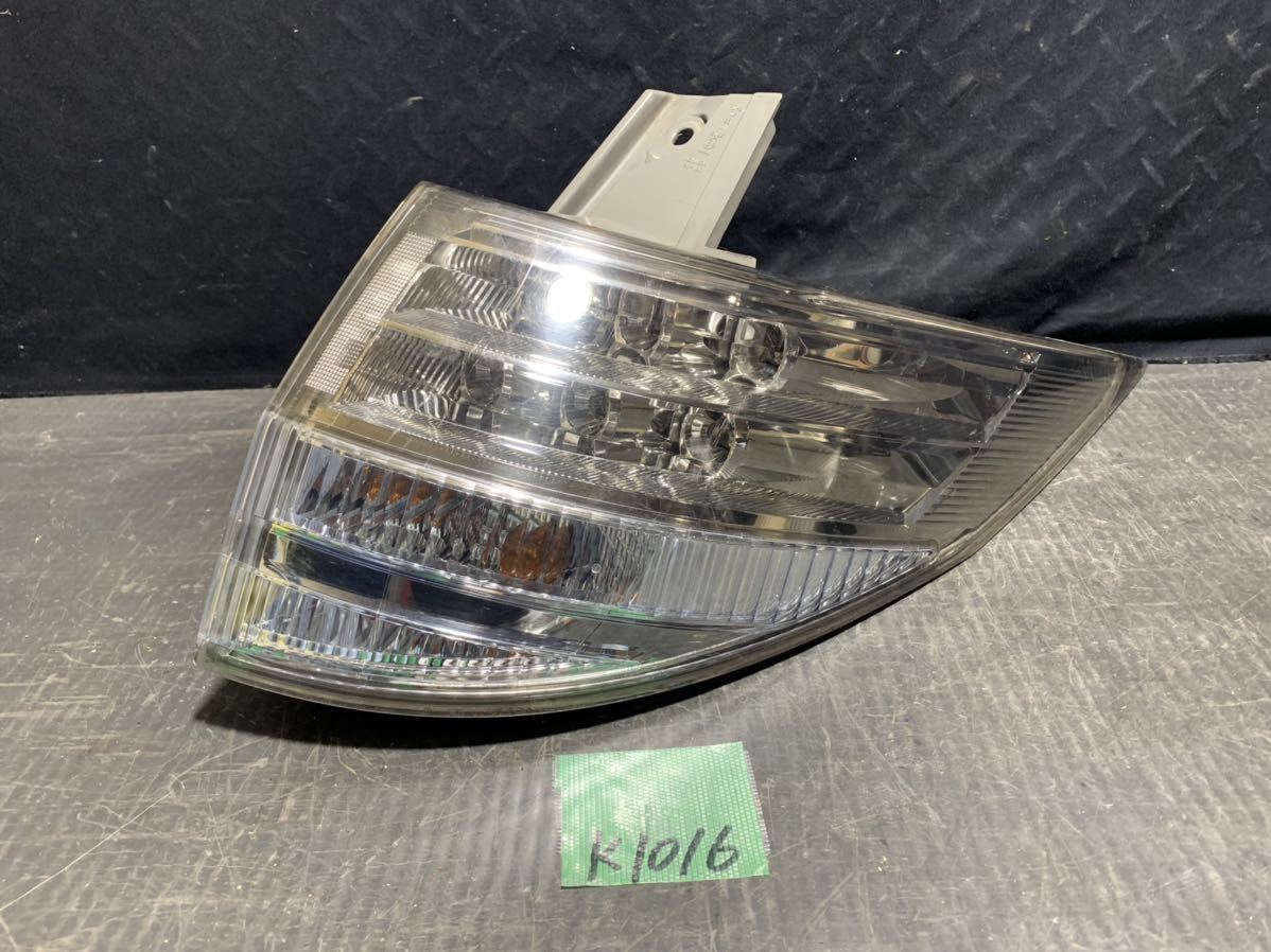 AHR20W エスティマ ハイブリッド LED クリア テールライト