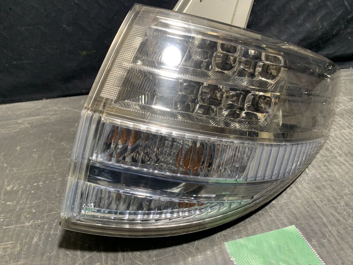 AHR20W エスティマ ハイブリッド LED クリア テールライト
