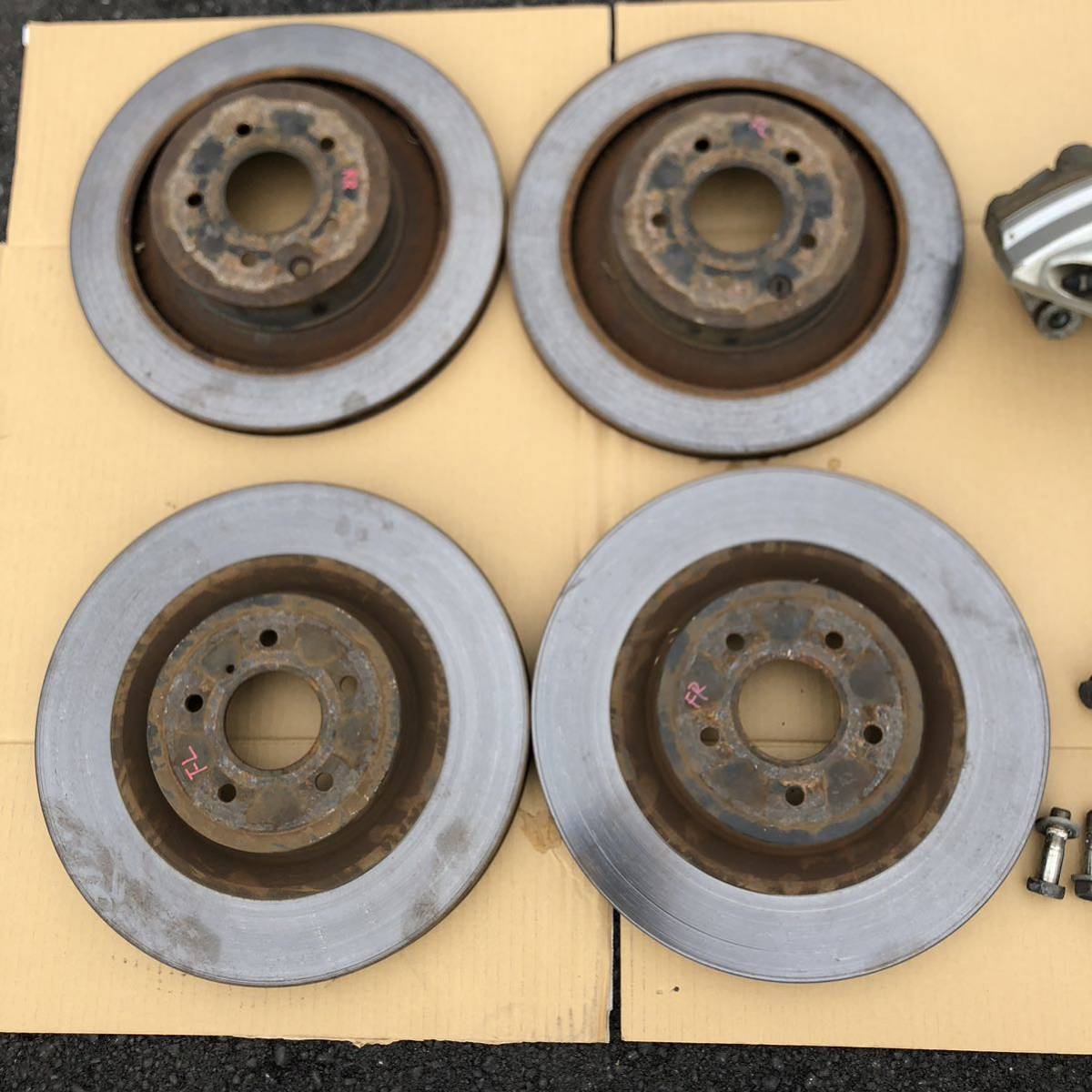 着払い】 ☆美品☆日産 スカイライン DBA-CKV36 曙ブレーキ 4POT 
