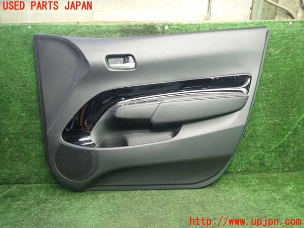 1UPJ-90191234]アクア(AQUA)(MXPK11)右前ドア内張り 中古