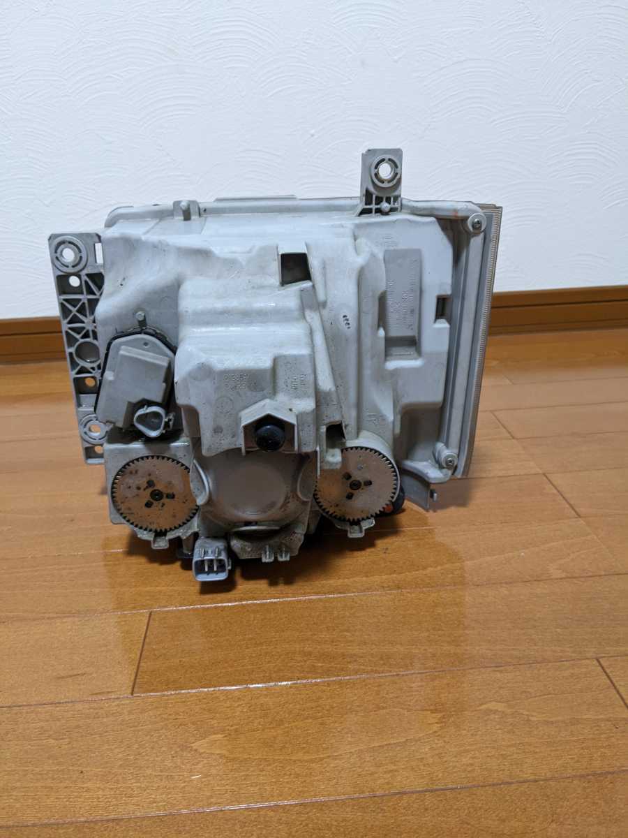 いすゞ ISUZU ギガ エルフ 純正 右LED ヘッドライト 24V KOITO 100