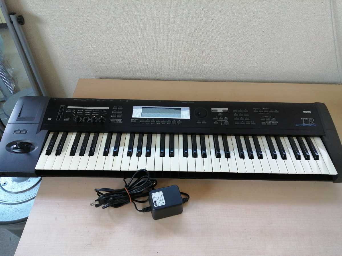 ☆ジャンク　KORG　コルグ　シンセサイザー　TR61　ケースなし　取扱説明書なし　通電確認のみ