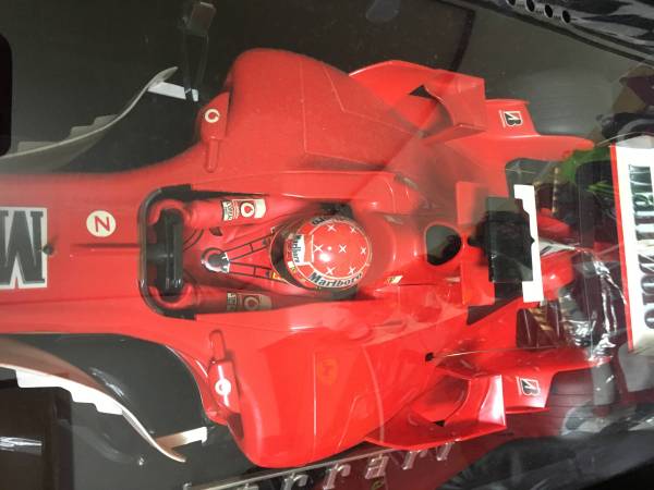 1/7ラジコン2005年マルボロ仕様シューマッハ。 1⁄7 フェラーリF2005