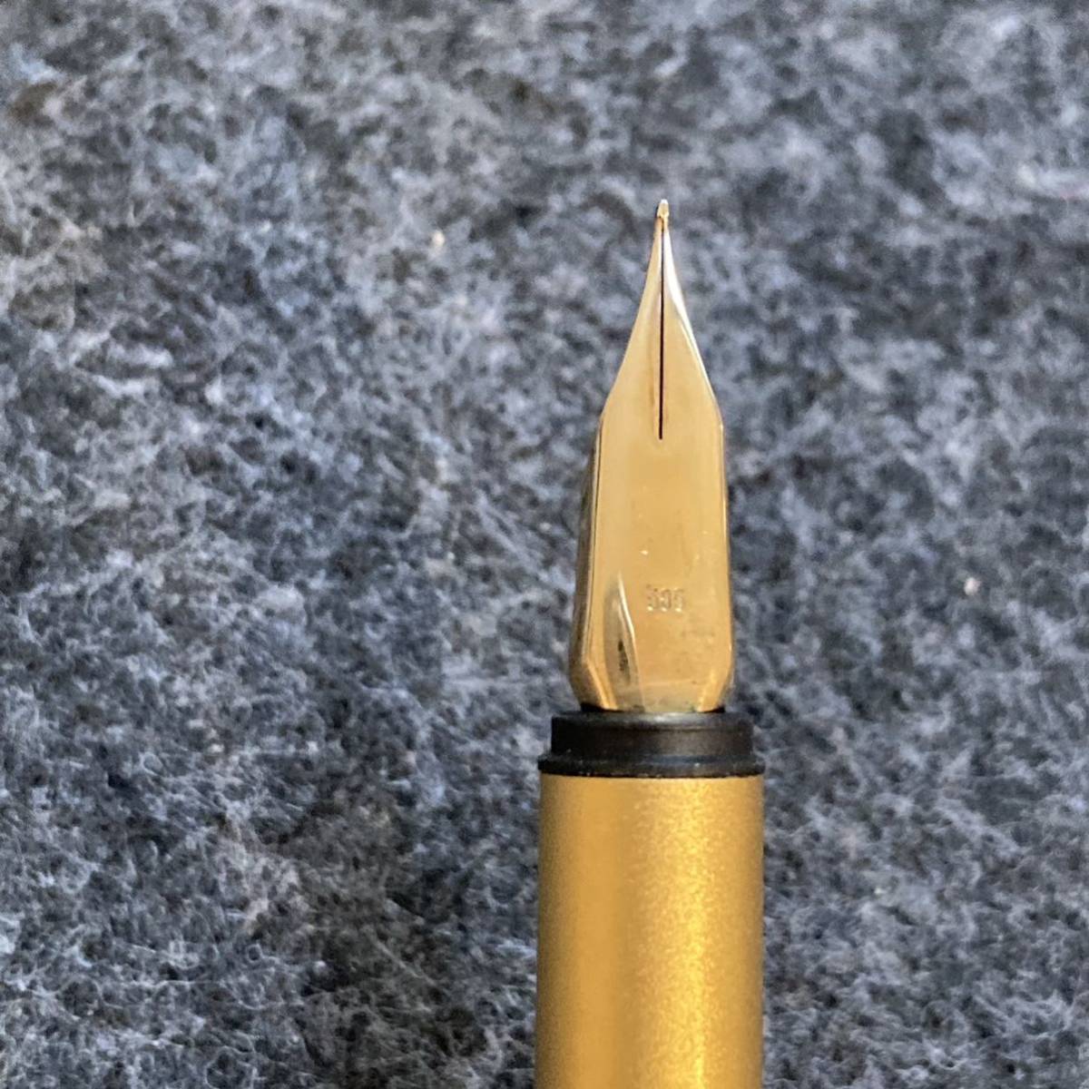 PE1486□MONTBLANC モンブラン 万年筆 ノブレス ゴールドカラー ペン先