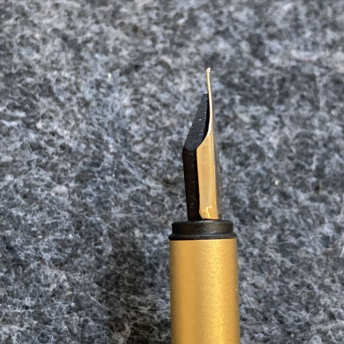PE1486□MONTBLANC モンブラン 万年筆 ノブレス ゴールドカラー ペン先
