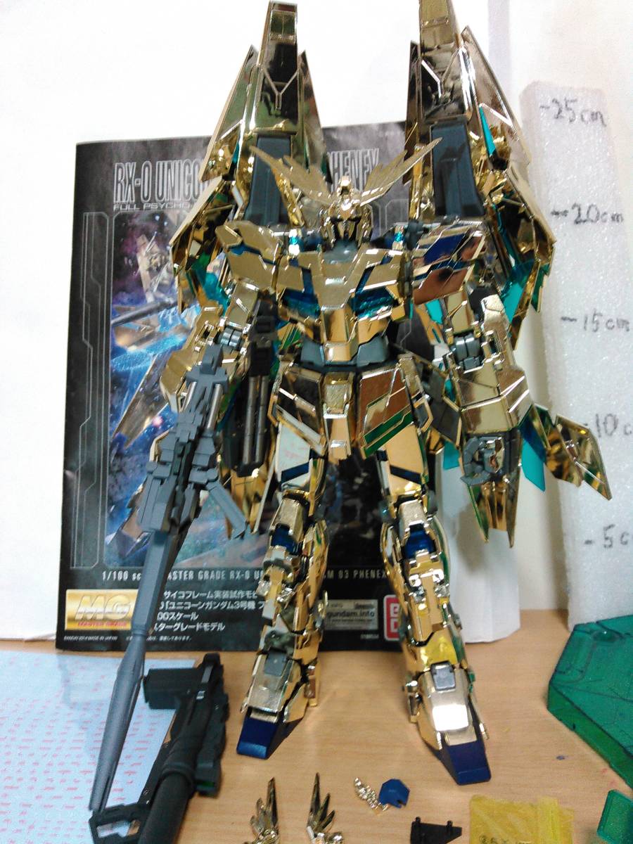 MG 1/100 ユニコーン ガンダム 3号機 フェネクス ゴールド MG 1/100 ユニコーン ガンダム 3号機 フェネクス ゴールド