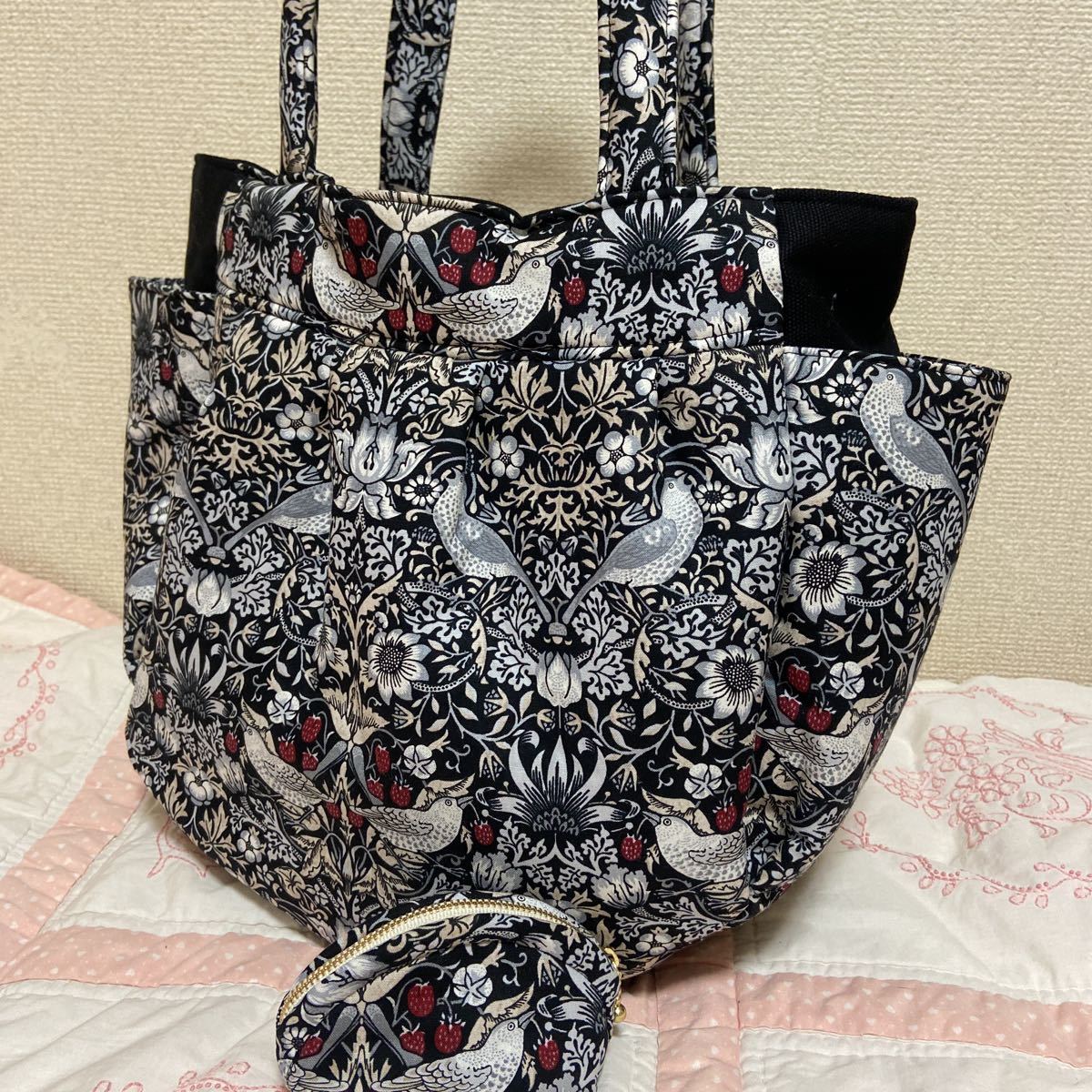 ウィリアムモリス いちご泥棒（ブラック） グラニーバッグ ハンドメイド