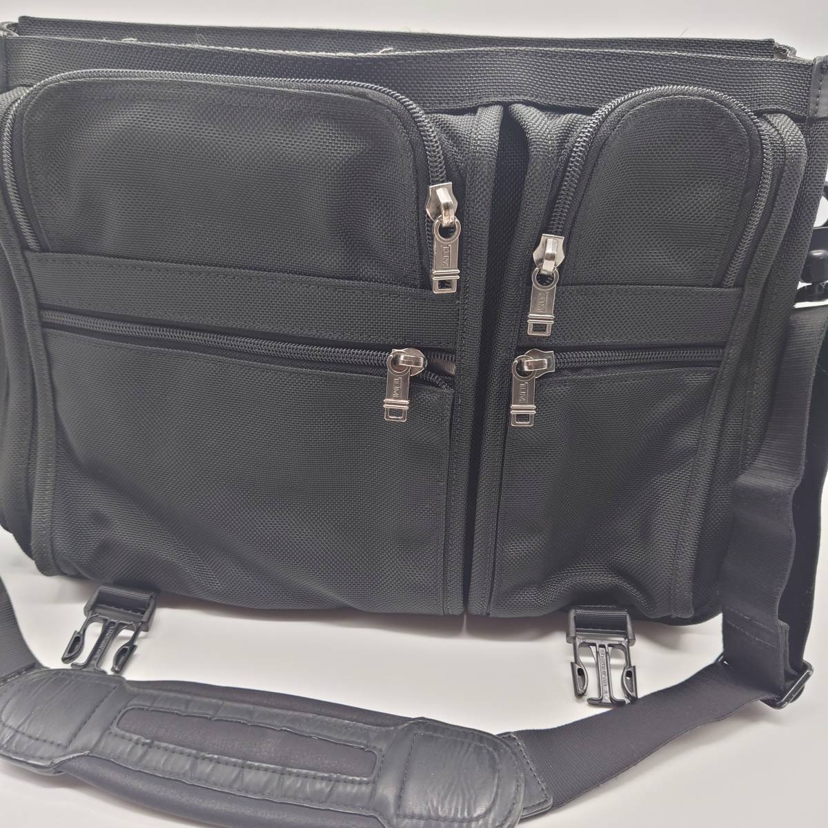 TUMI トゥミ ビジネスバッグ 大容量 A4収納可