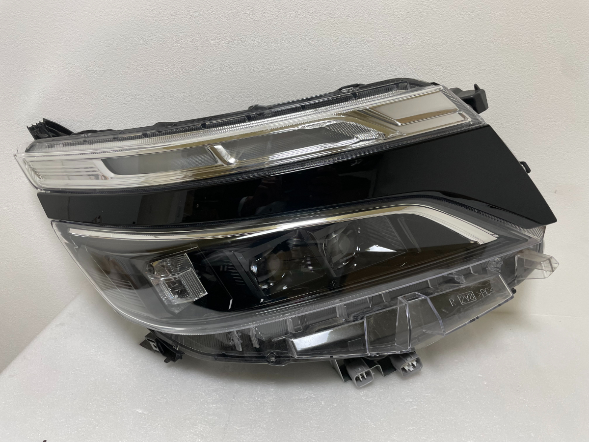 希少品！ JZA70スープラ テールセンターガーニッシュ【トヨタ純正パーツ】 新品 70スープラ テール センターガーニッシュ 希少品 TOYOTA 【公式通販】