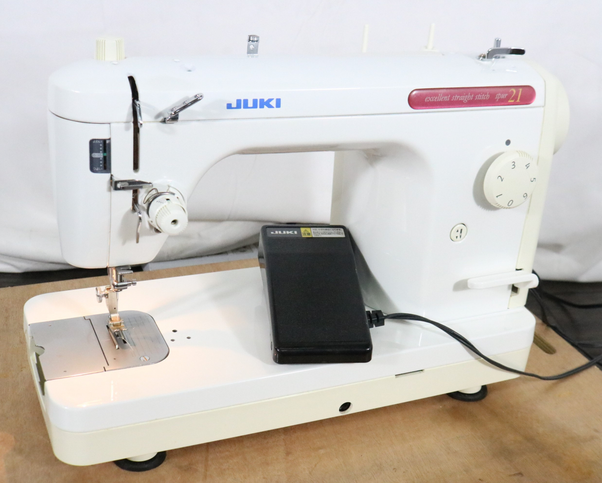 【ト滝】通電確認済み ジューキ JUKI TL-21 フットペダル付き プロ用 職業ミシン シュプール21 Spur21 ホワイト DE261DEM41