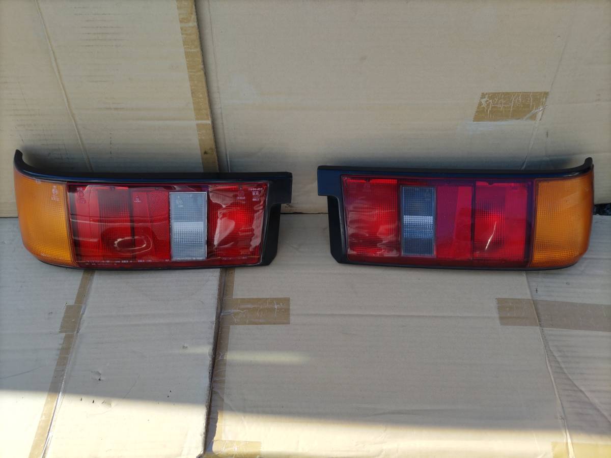 AE86 レビン トレノ 3ドア用 左右前期純正テールランプ絶版 希少