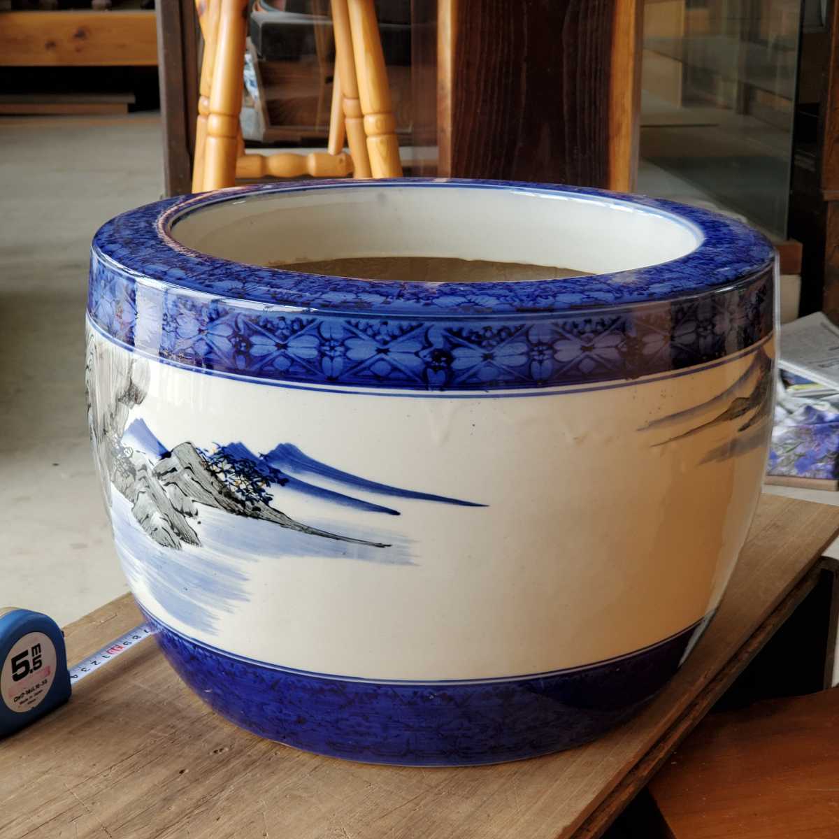 瀬戸染付火鉢　山水画　座敷火鉢 直径40cm 瀬戸火鉢 染付け 山水絵 火鉢 //検索 古民具 自在鉤 鉄瓶