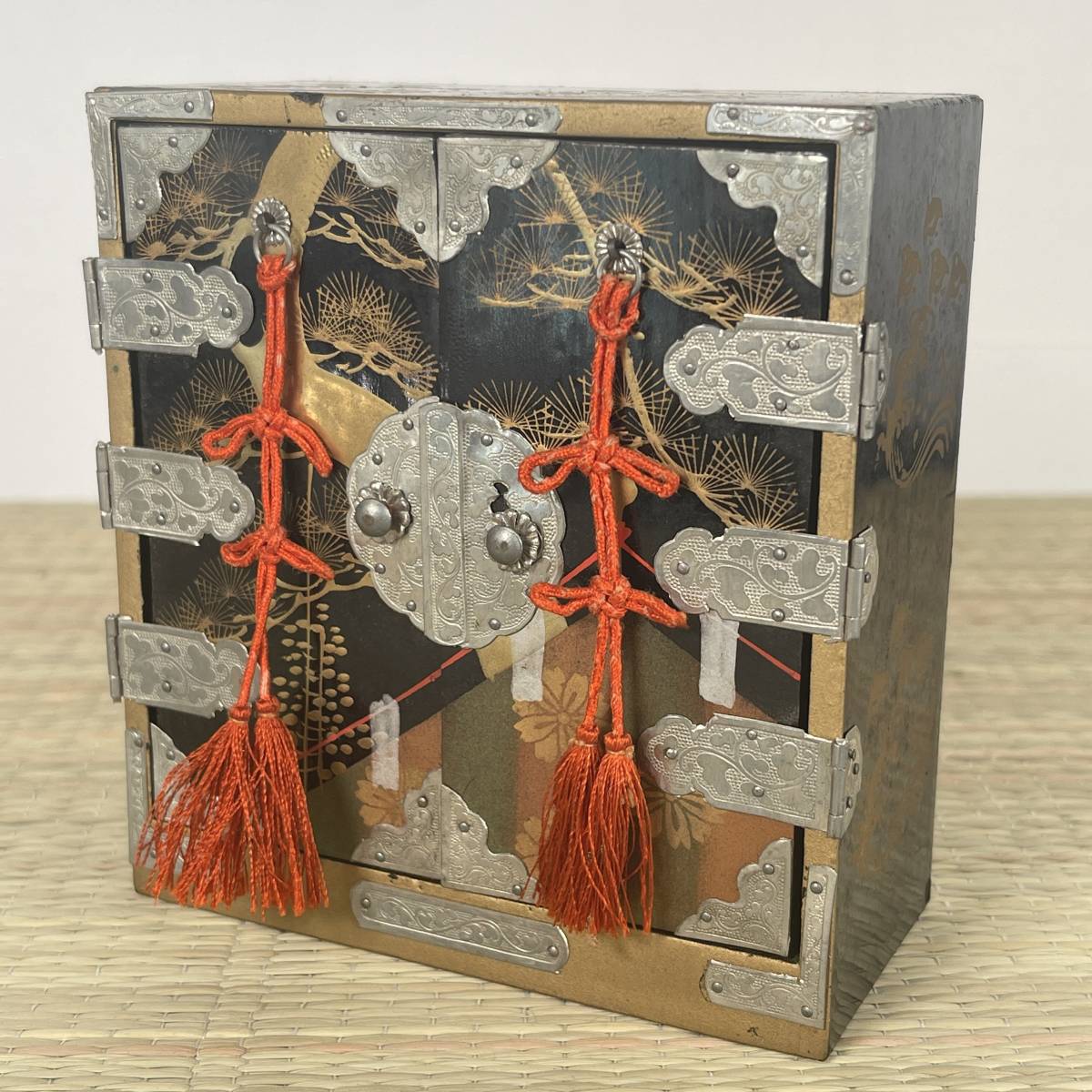 古い雛道具◇御三ツ揃◇木製 蒔絵 唐草 漆器 雛人形 骨董 ドールハウス