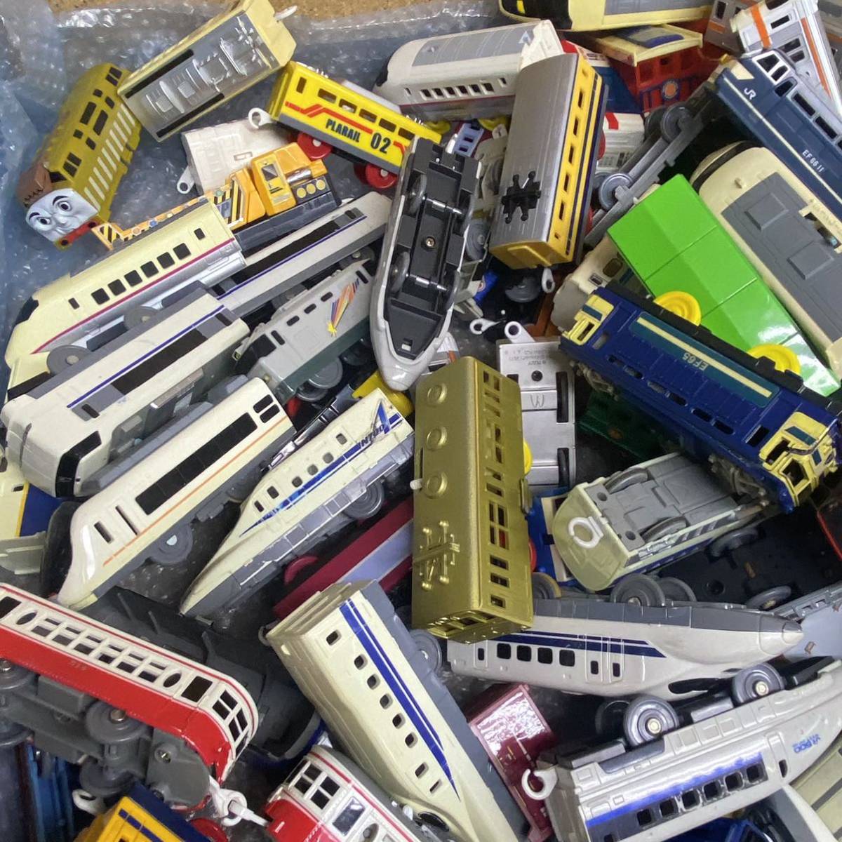 FG◇プラレール 車両 大量 まとめ 約12kg 140サイズ 電車 連結車両