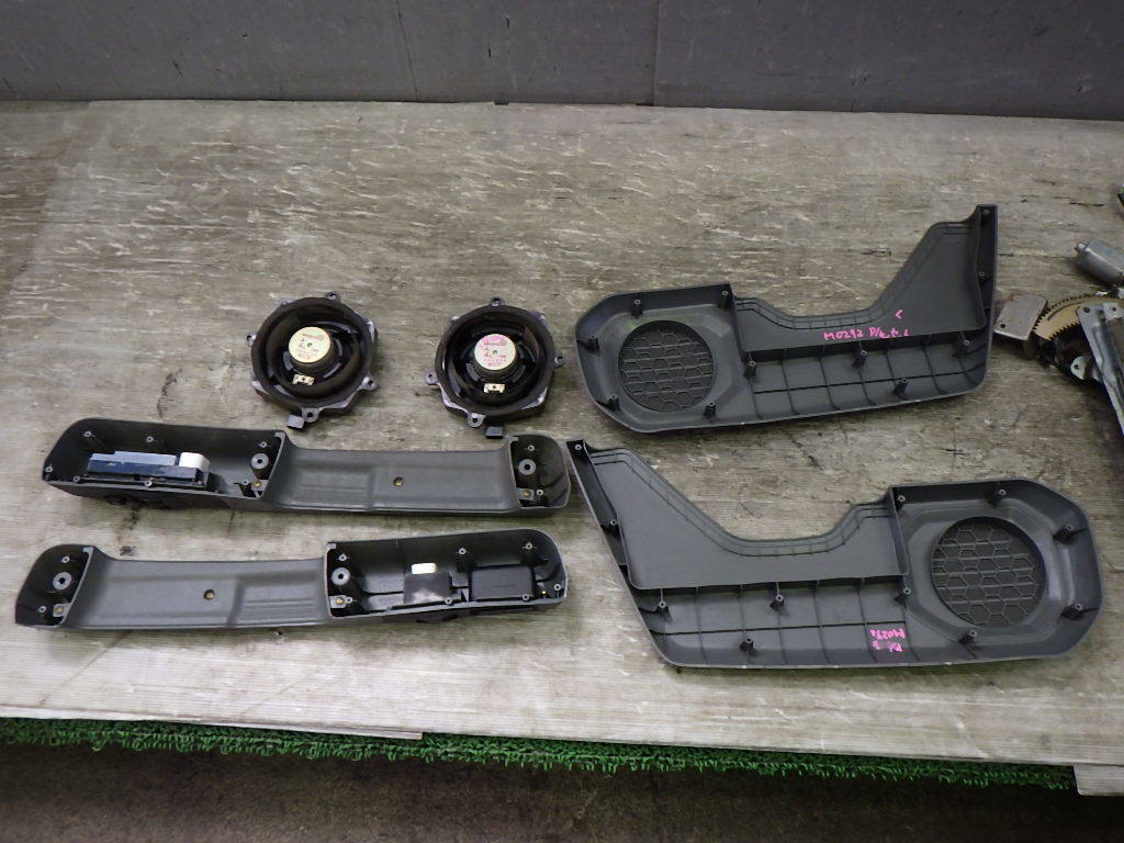 新品，セール 売り切り U61W タウンボックス レギュレーター モーター カバー ドアスピーカー パワーウィンドウ 05-02-21-729 B3-E2C スリーアール長野