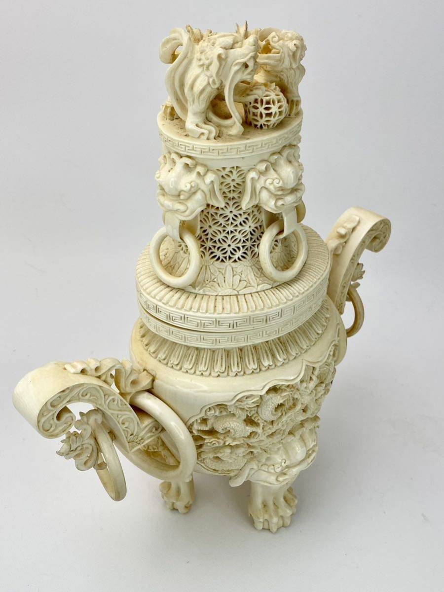 獅子彫刻の象牙風香炉 本象牙彫刻美術品 縁起の良いはんこをお届け 高さ25cm 香炉（亀） 彫刻・オブジェ